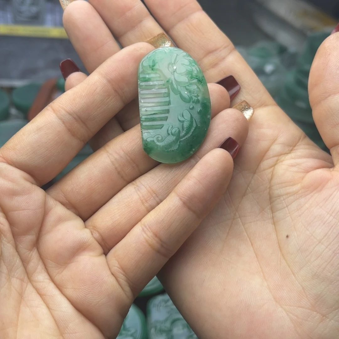 石英质玉颈饰未镶嵌