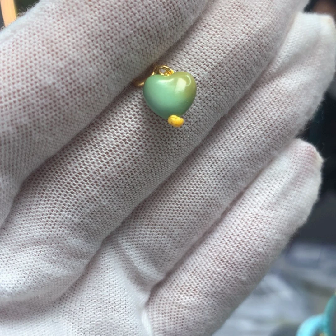 绿松石未镶嵌挂件