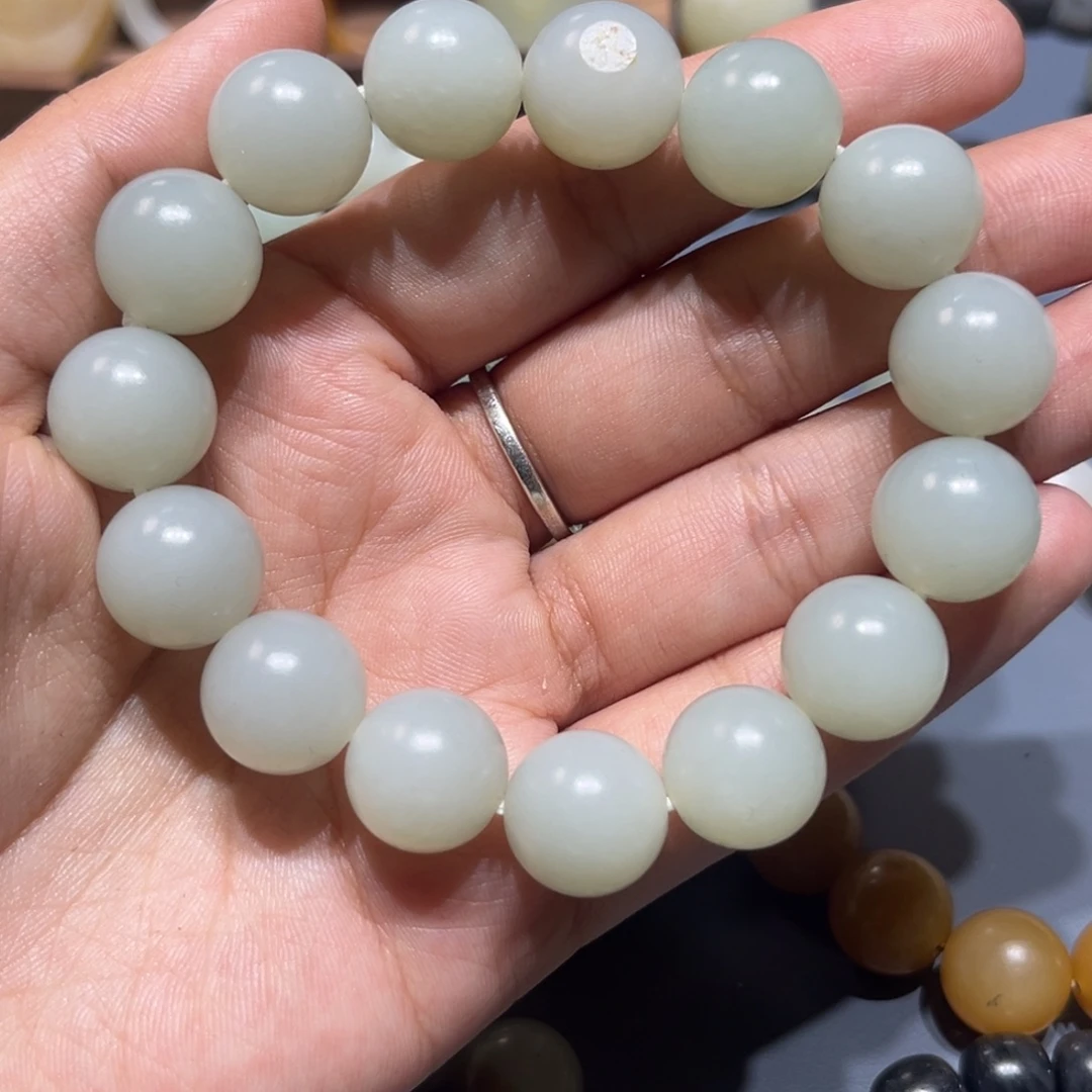 和田玉未镶嵌手串