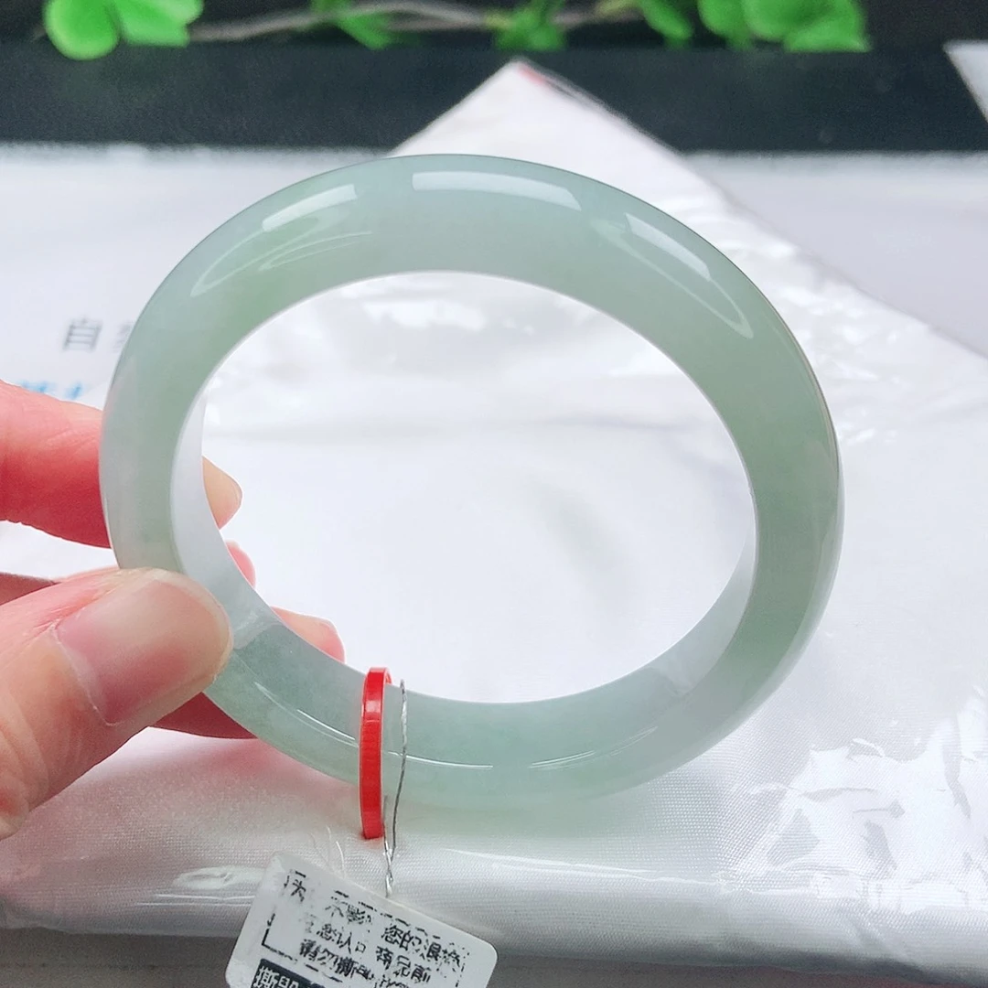翡翠手镯未镶嵌53圈