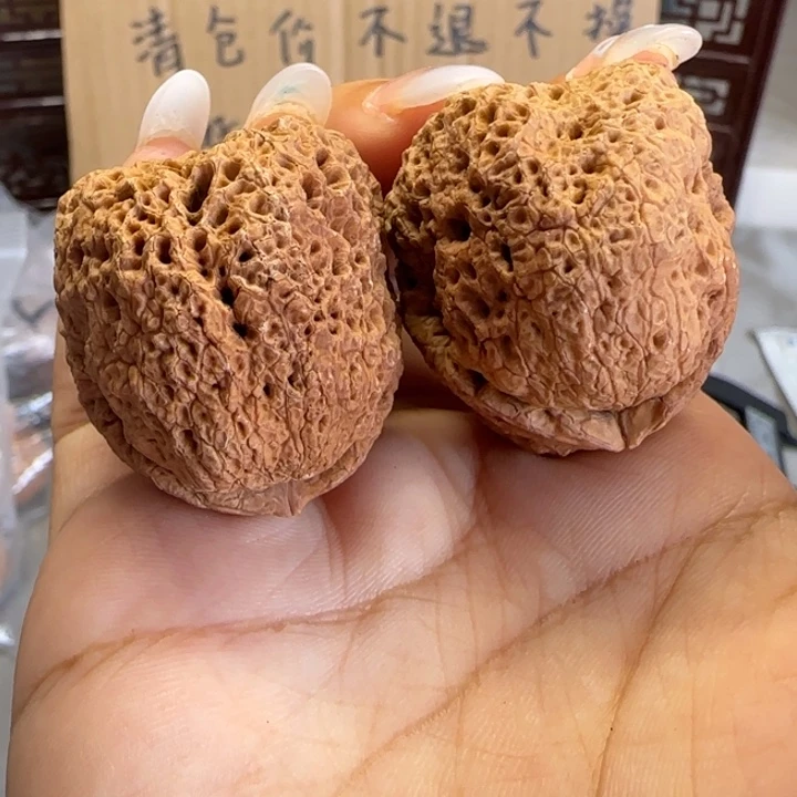文玩核桃吊坠39虎头蟾蜂窝纹