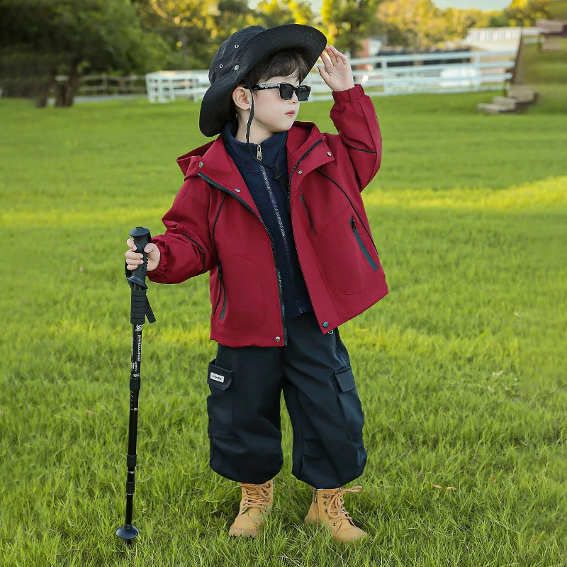 男童冲锋衣三合一春秋款洋气男孩秋冬装连帽防风衣户外穿儿童外套