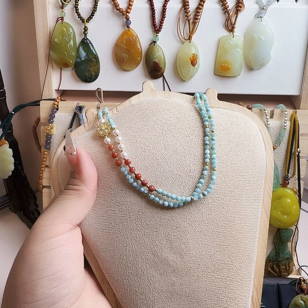 有****蛇纹石玉未镶嵌颈饰