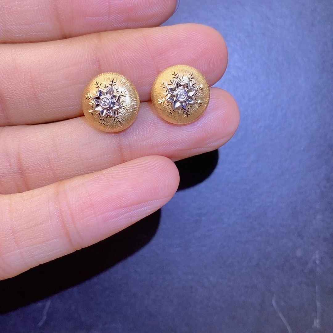 18K金镶嵌耳饰钻石拉丝耳钉