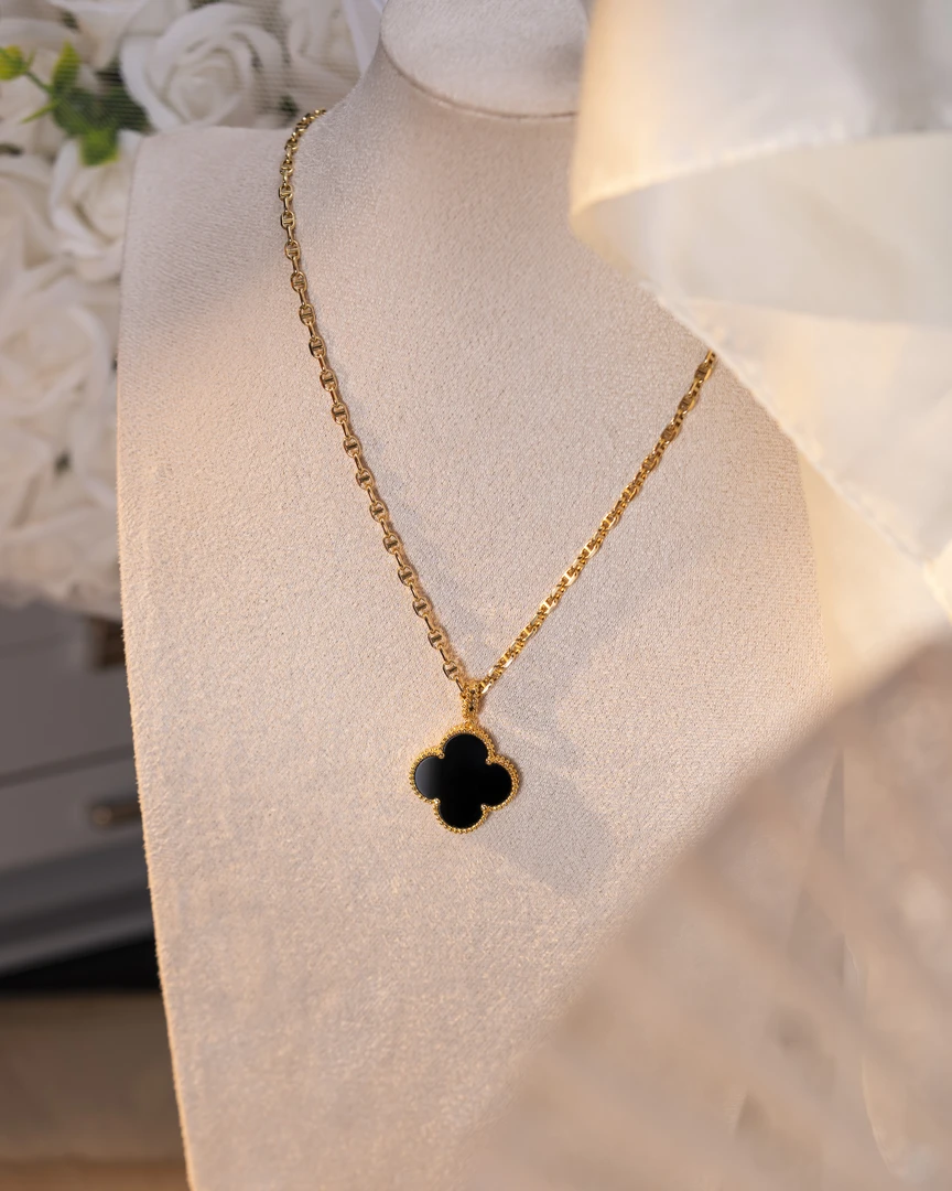 18K金黑玛瑙四叶草吊坠 (不含链) 多样性发一 件