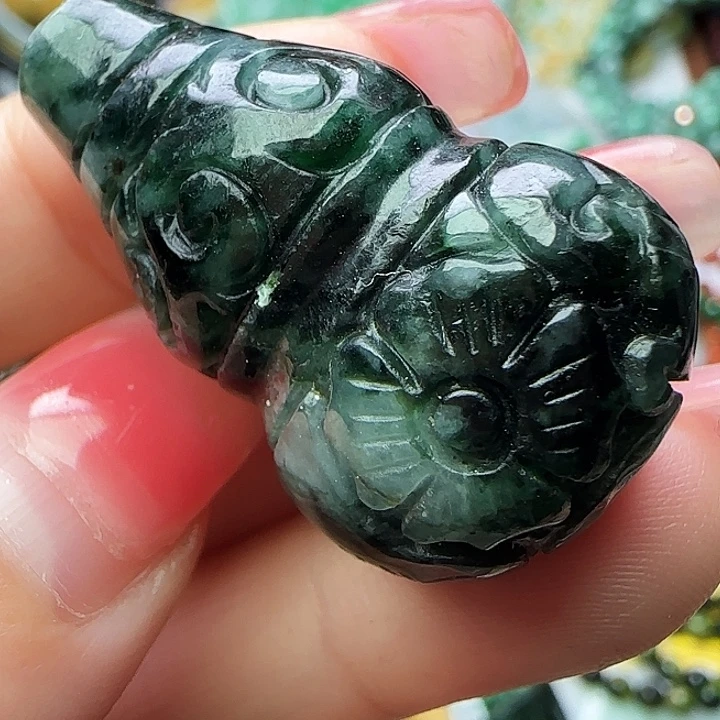 翡翠未镶嵌颈饰天然A货73