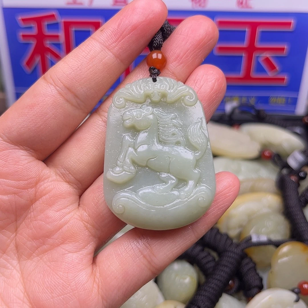 颈饰未镶嵌和田玉