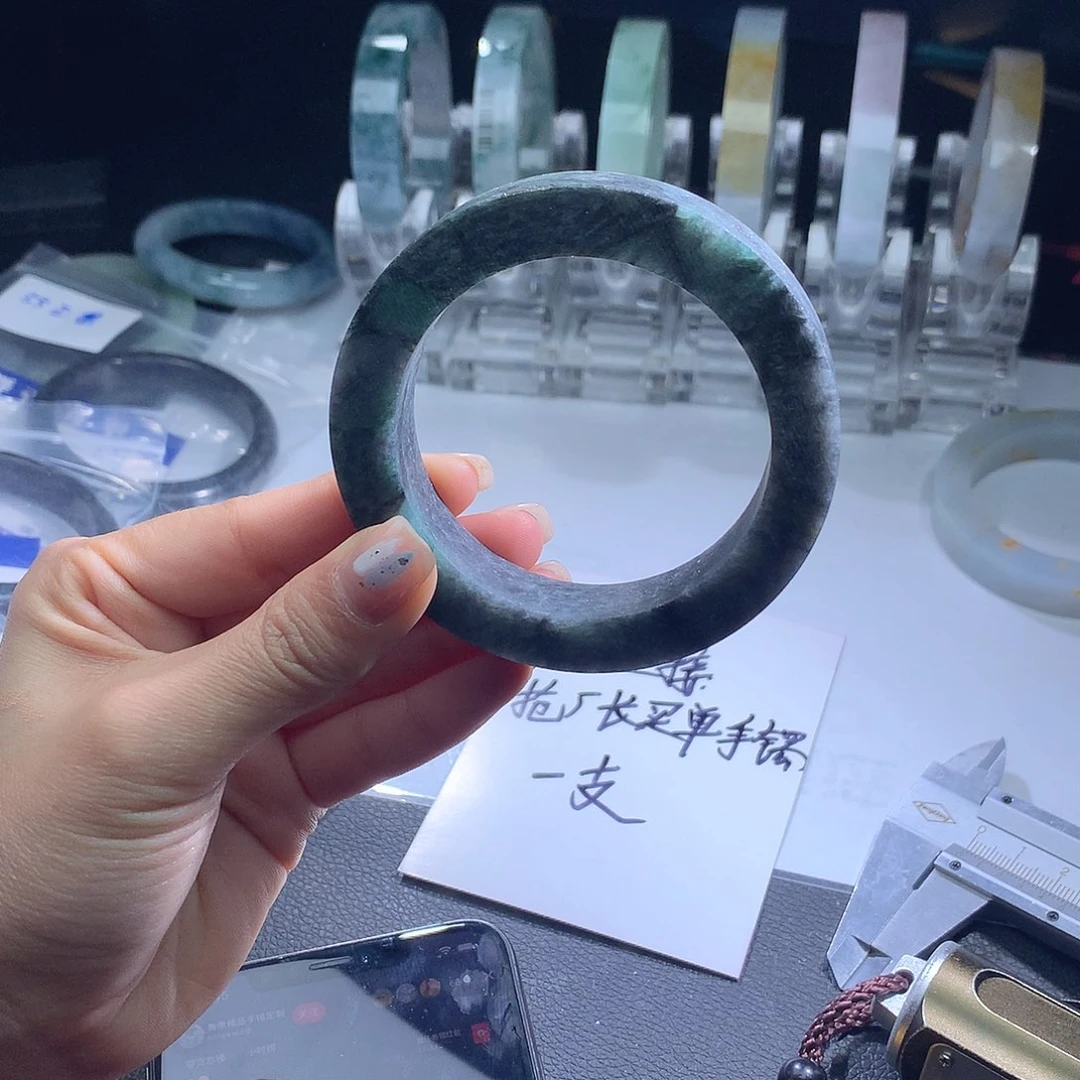 定制翡翠手镯未镶嵌