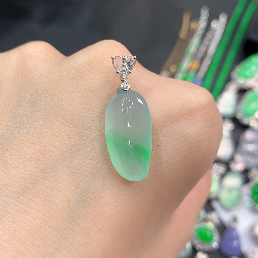 翡翠18K金镶嵌颈饰高冰金丝翠福瓜 48小时鉴赏期