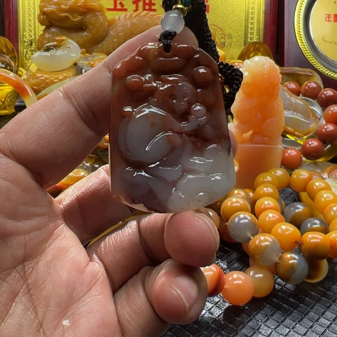 石英质玉未镶嵌颈饰