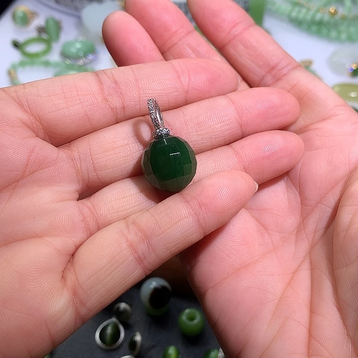 颈饰银S925镶嵌和田玉（碧玉）