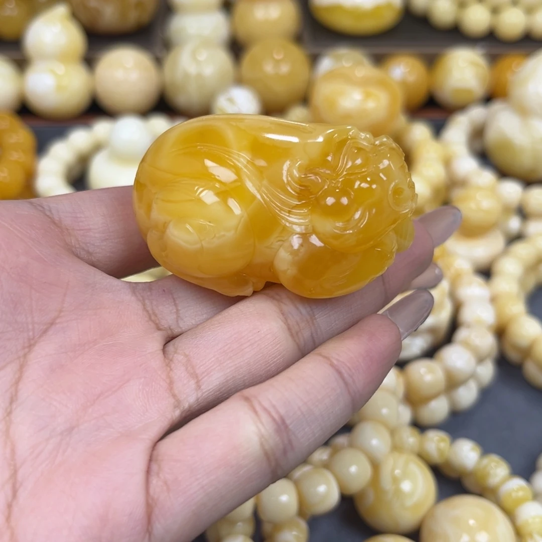 手串琥珀未镶嵌……