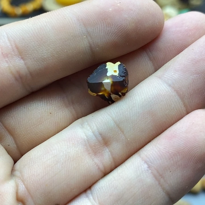 定制琥珀Y****?蜜蜡原石定制
