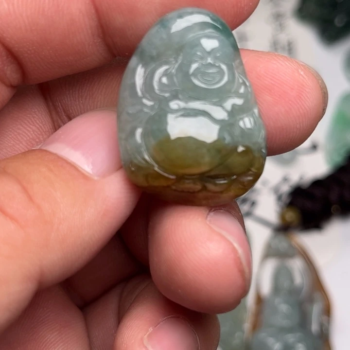 翡翠未镶嵌颈饰逍遥佛