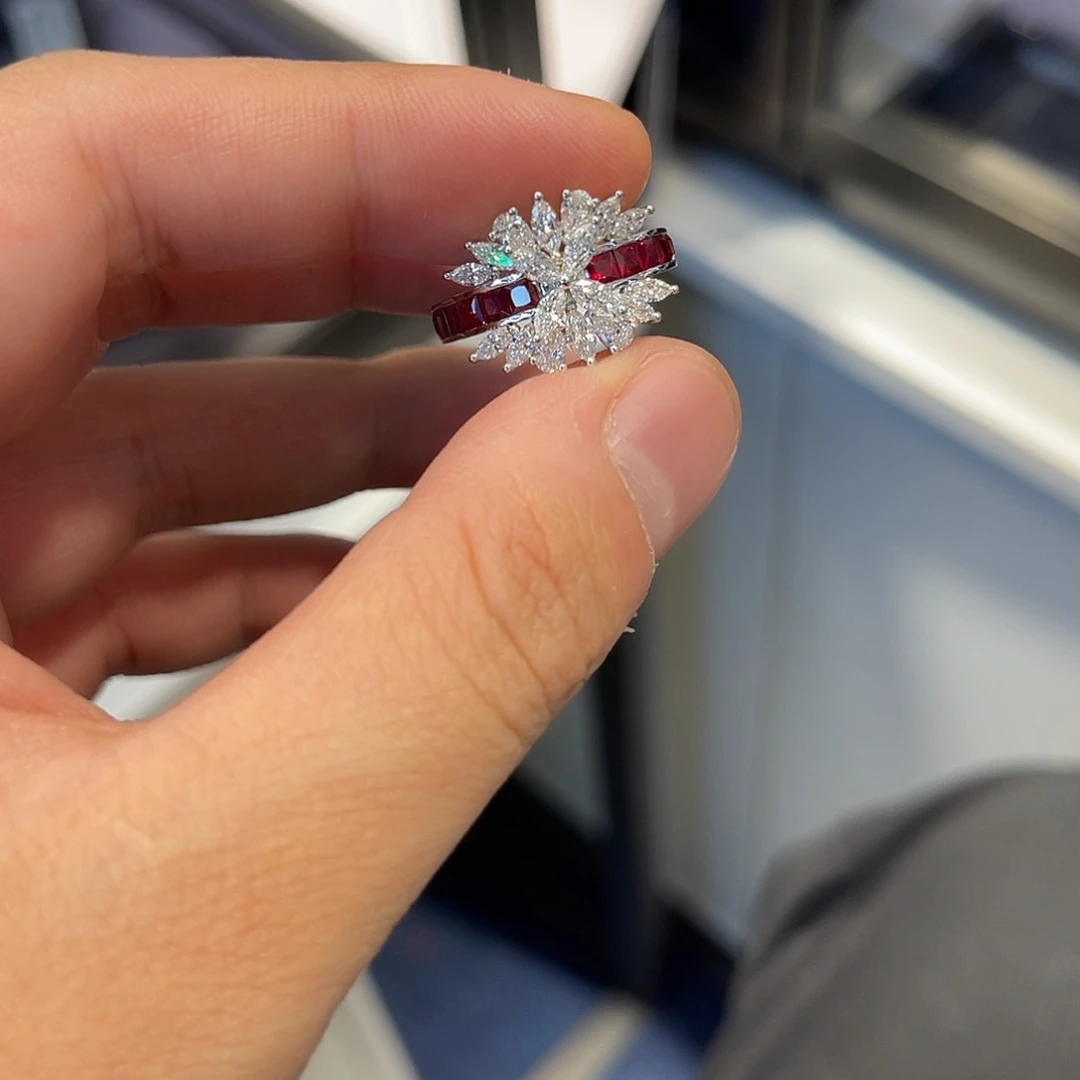 颈饰18K金镶嵌红宝石