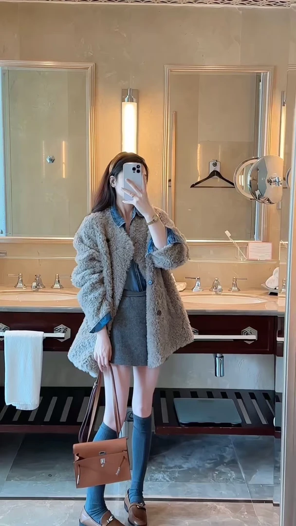羊羔绒外套女2025冬季新款高级感小个子大衣女牛仔衫半裙三件套