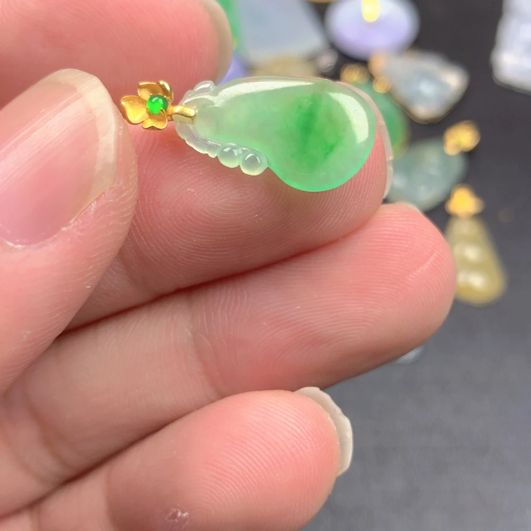 【闪购商品】颈饰18K金镶嵌翡翠翡翠