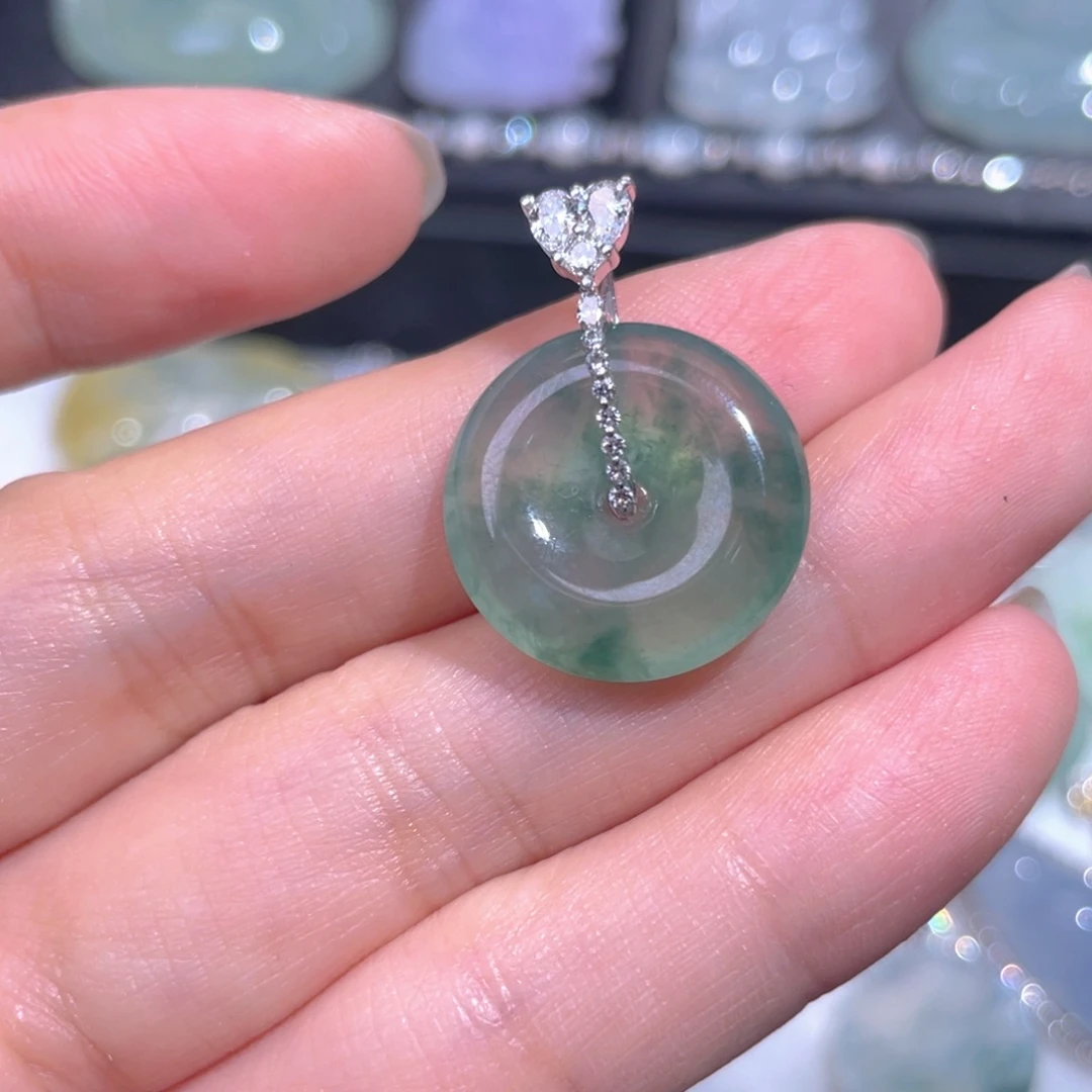 颈饰18K金镶嵌翡翠翡翠