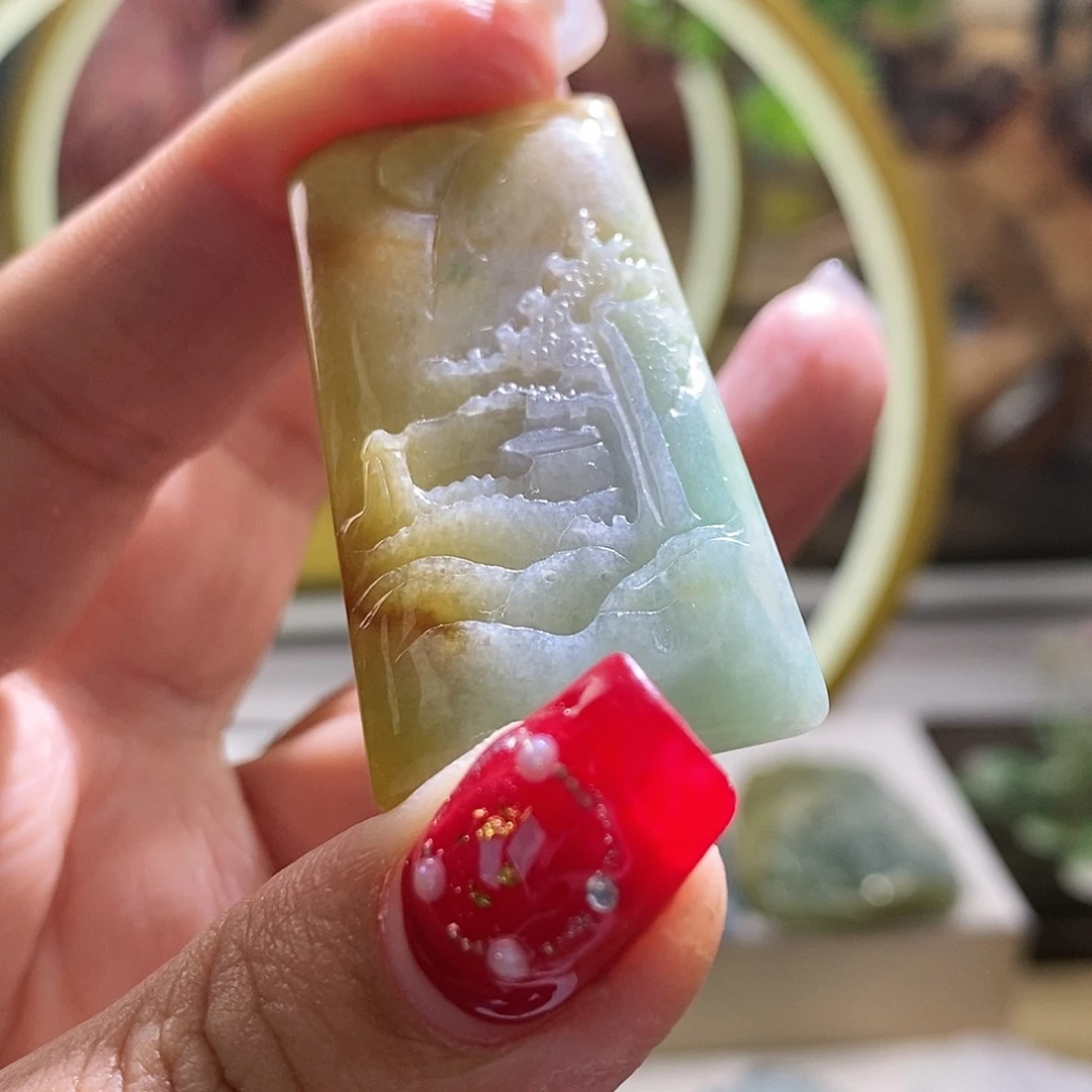 【闪购商品】翡翠颈饰未镶嵌山水