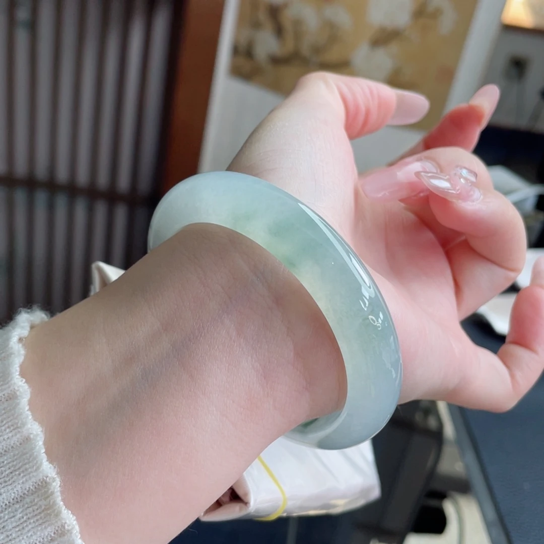 未镶嵌手镯翡翠55.8冰飘绿 恬静淡雅 泛光感十足19号