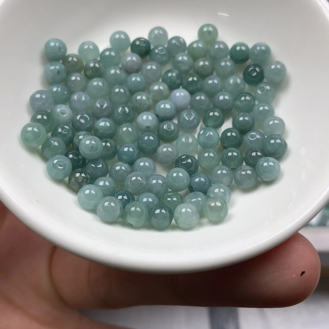 翡翠颈饰未镶嵌卡4➕。120颗。