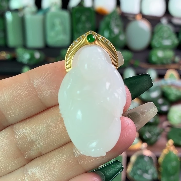 和田玉18K金镶嵌挂件