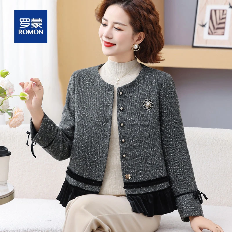 罗蒙50多岁妈妈春秋装短款小香风圆领胸针长袖外套中老年女上衣服