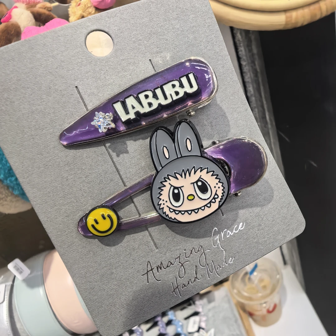 C364紫色卡通人物字母边夹一对