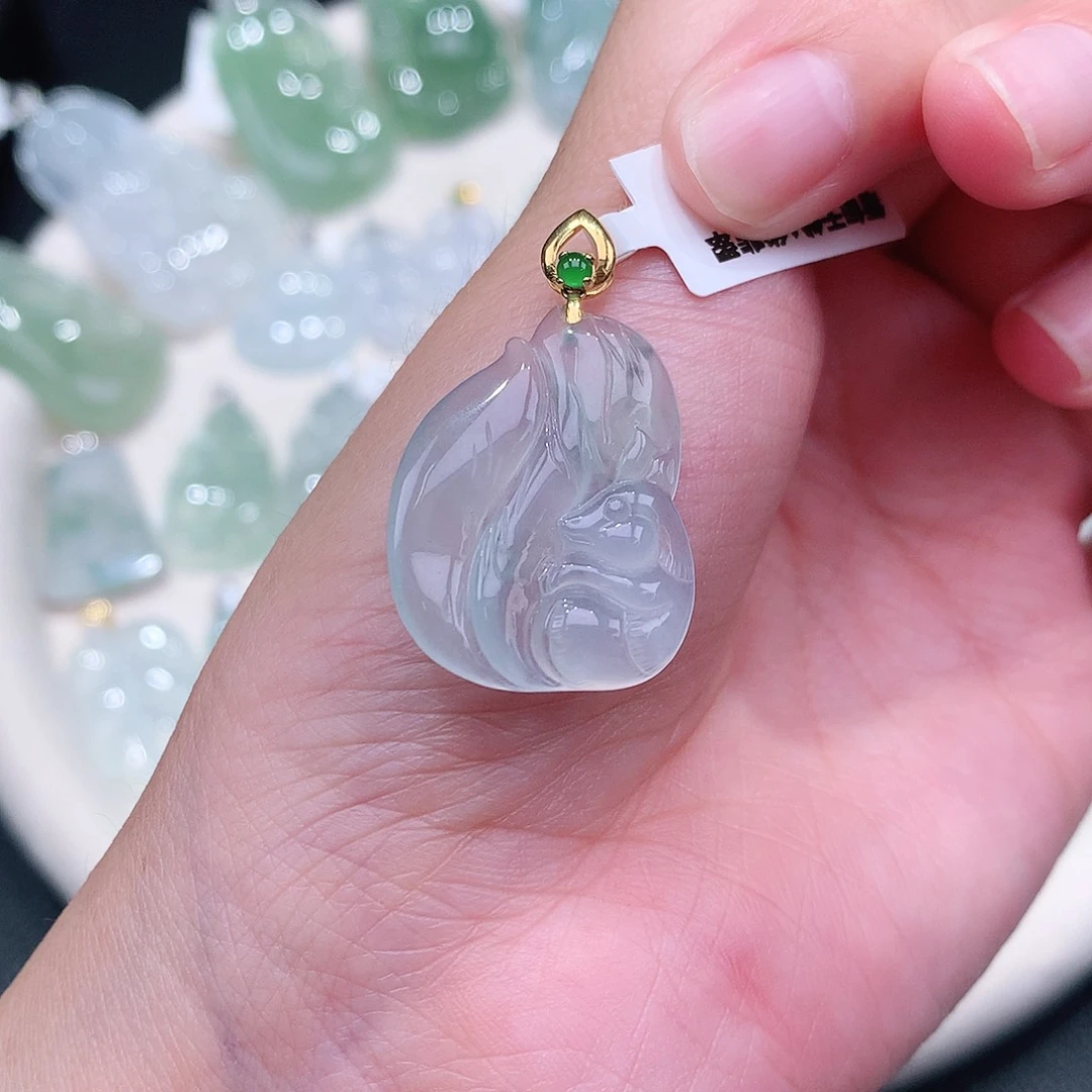 翡翠18K金镶嵌颈饰冰胶九尾狐25.3，20.5、5