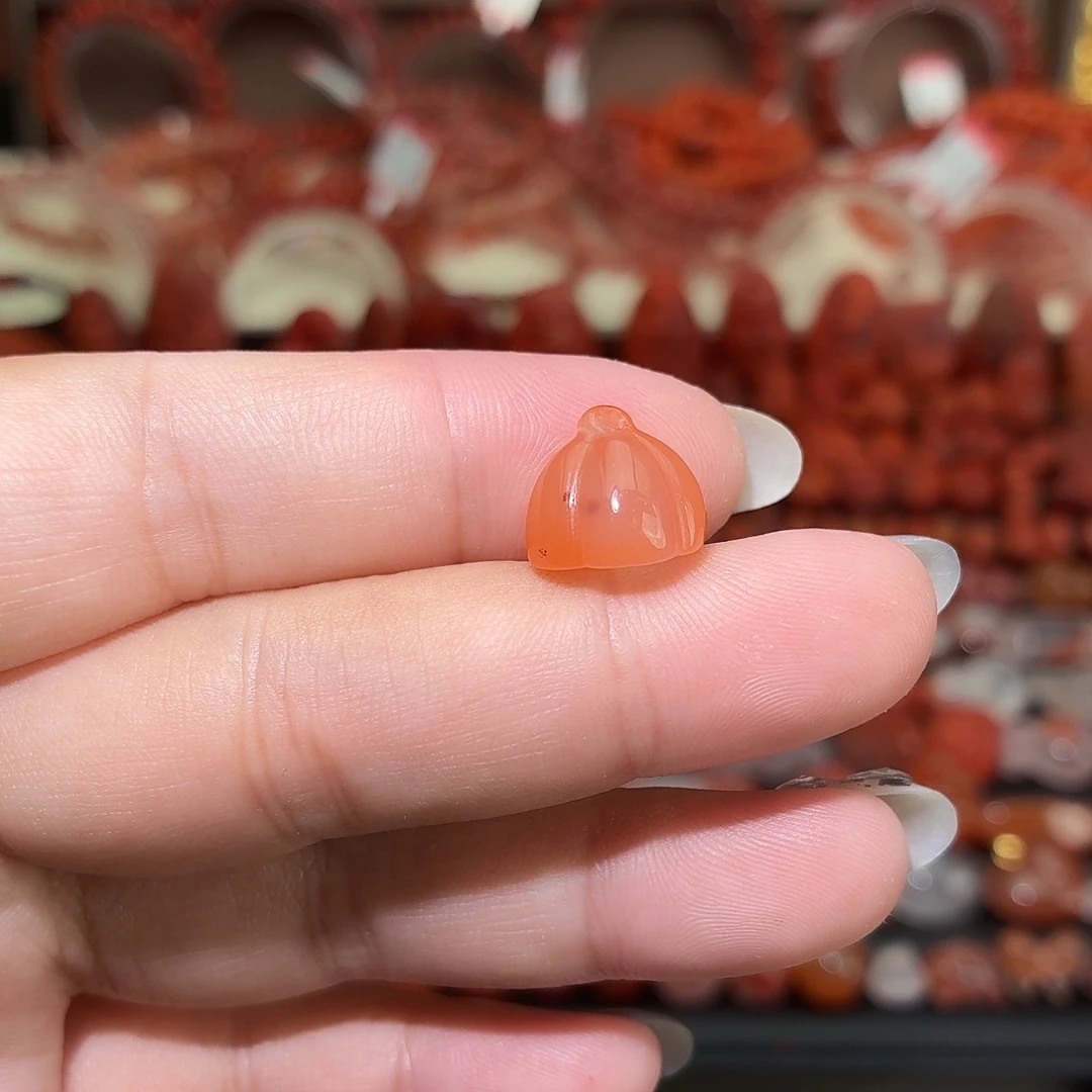 南红玛瑙未镶嵌颈饰滴溜莲蓬