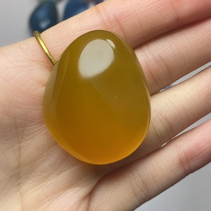 用***人玛瑙/玉髓未镶嵌颈饰