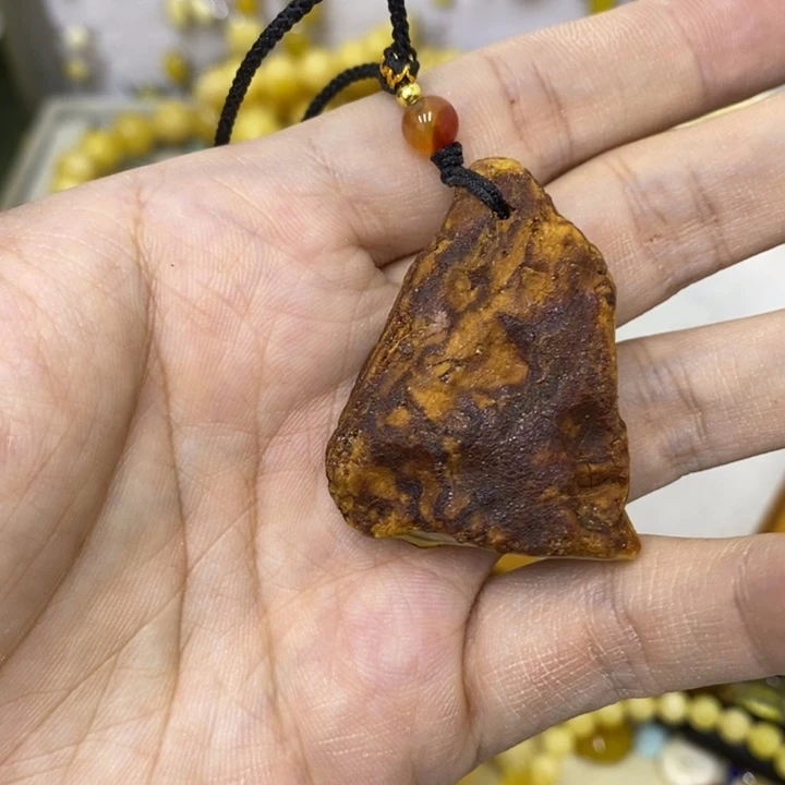 蜜蜡未镶嵌裸石吊坠