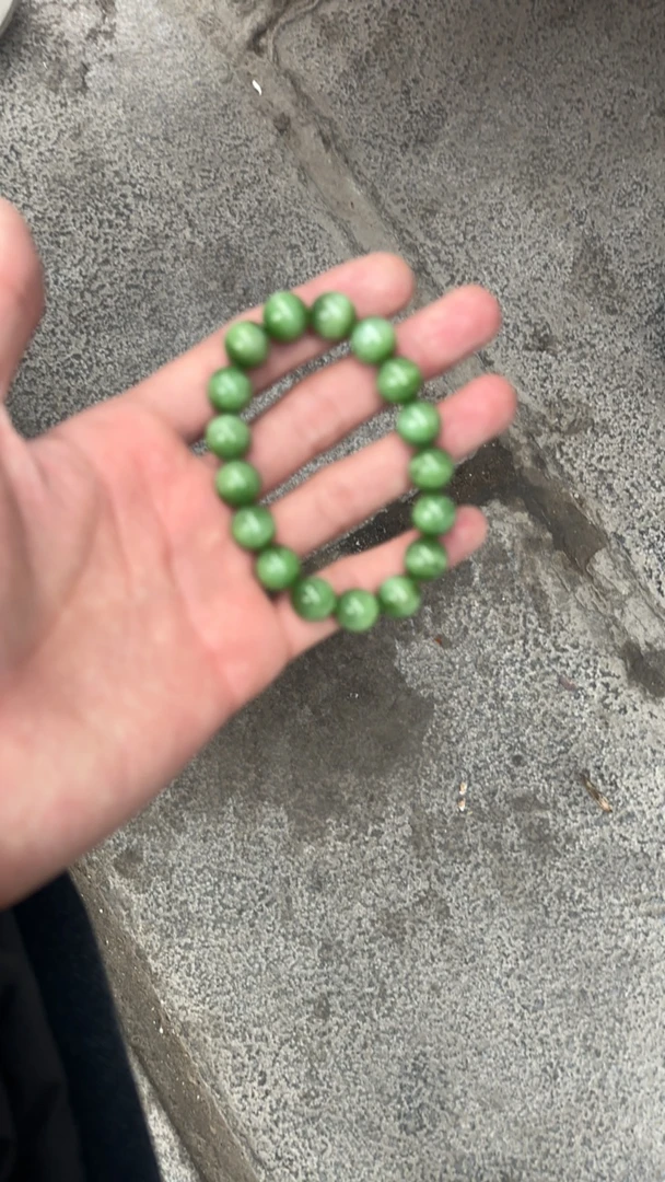 和田玉碧玉苹果绿猫眼