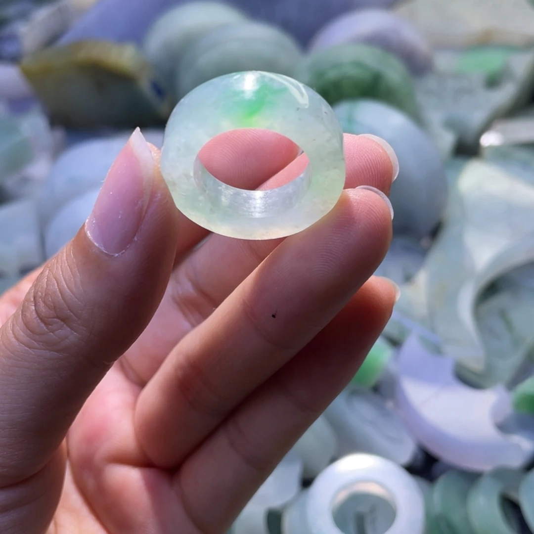 定制翡翠未镶嵌冰绿戒指