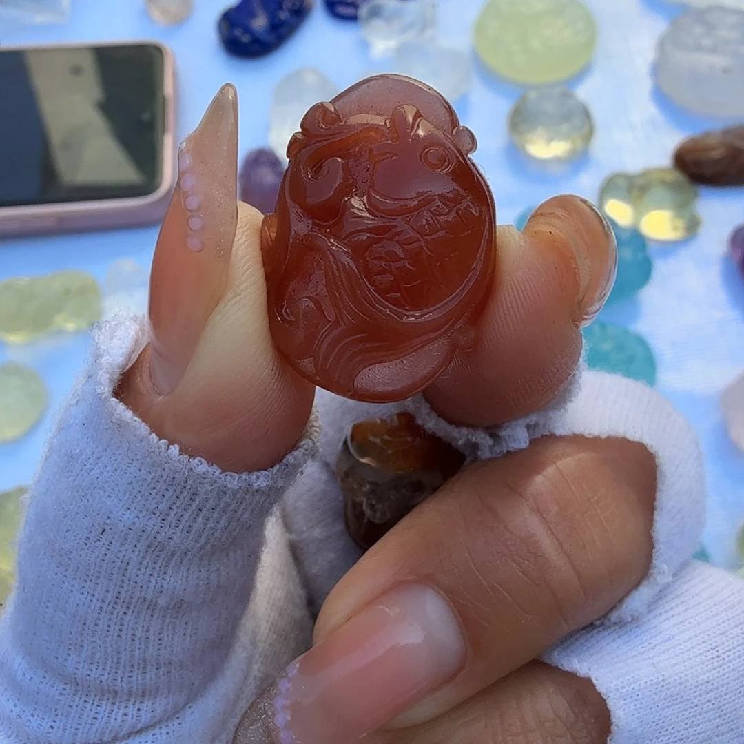 水晶摆件未镶嵌水晶?