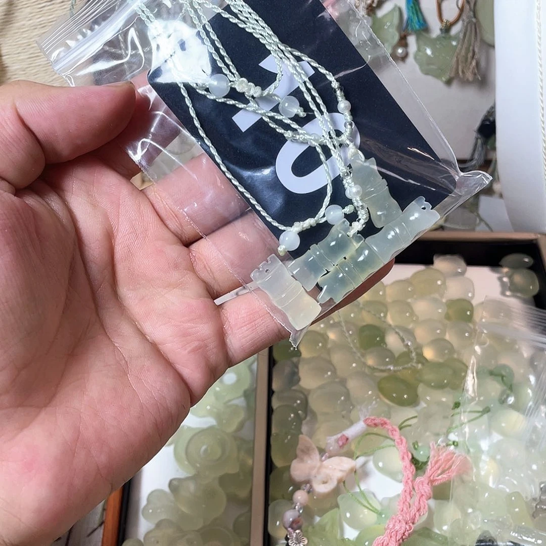 蛇纹石玉合金颈饰