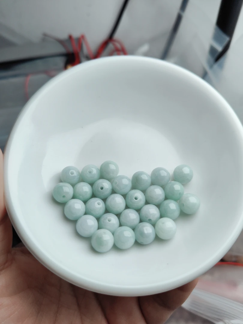 天然翡翠A货,天空蓝0800.尺寸约8mm.散珠25颗=75手工编织