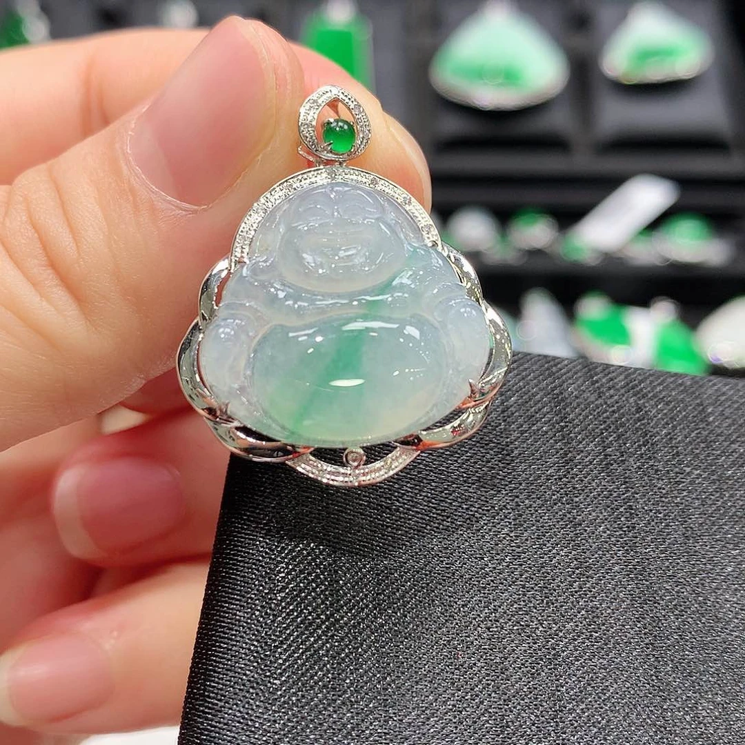 翡翠18K金镶嵌颈饰佛公