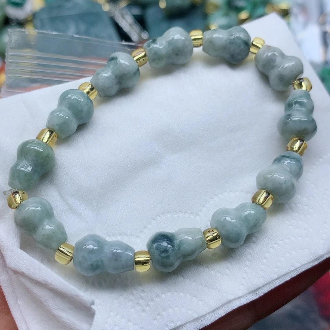 翡翠颈饰未镶嵌手串