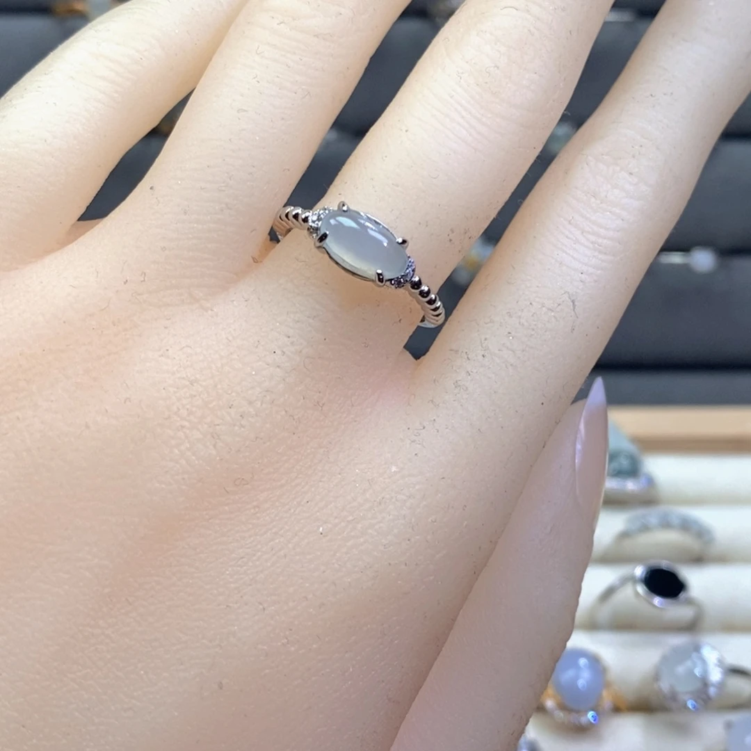 翡翠未镶嵌戒指翡翠