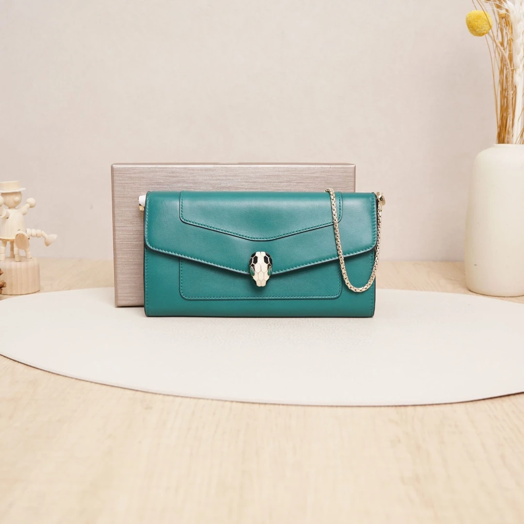 95新 BVLGARI/宝格丽   宝格丽祖母绿蛇头腋下包/DS024824