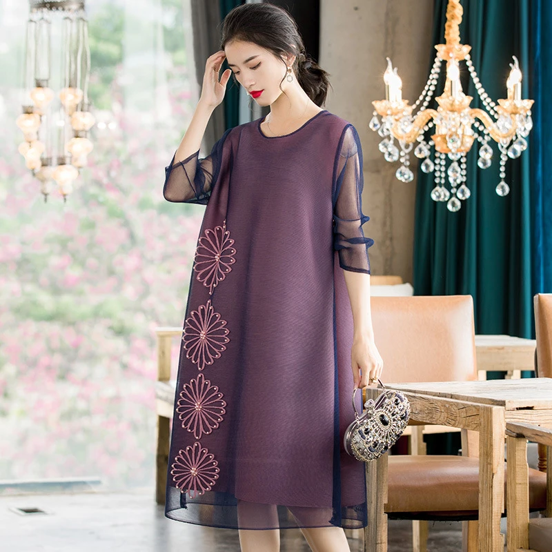 中老年妈妈装复古钉珠网纱连衣裙秋装2025年新款女装大码女装裙子