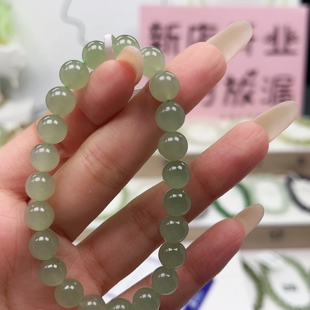 细***风和田玉未镶嵌手串
