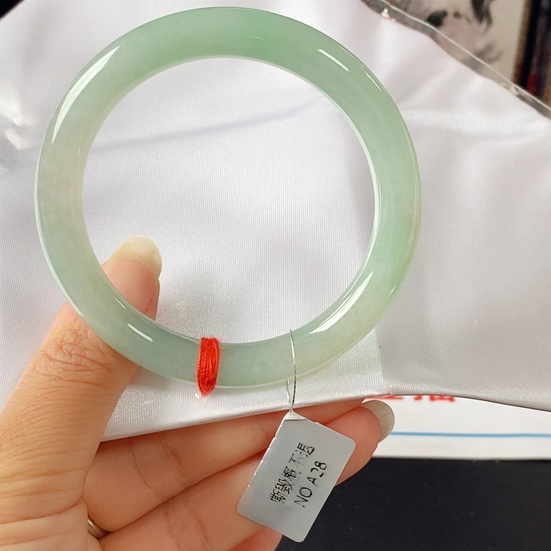 未镶嵌手镯翡翠手镯
