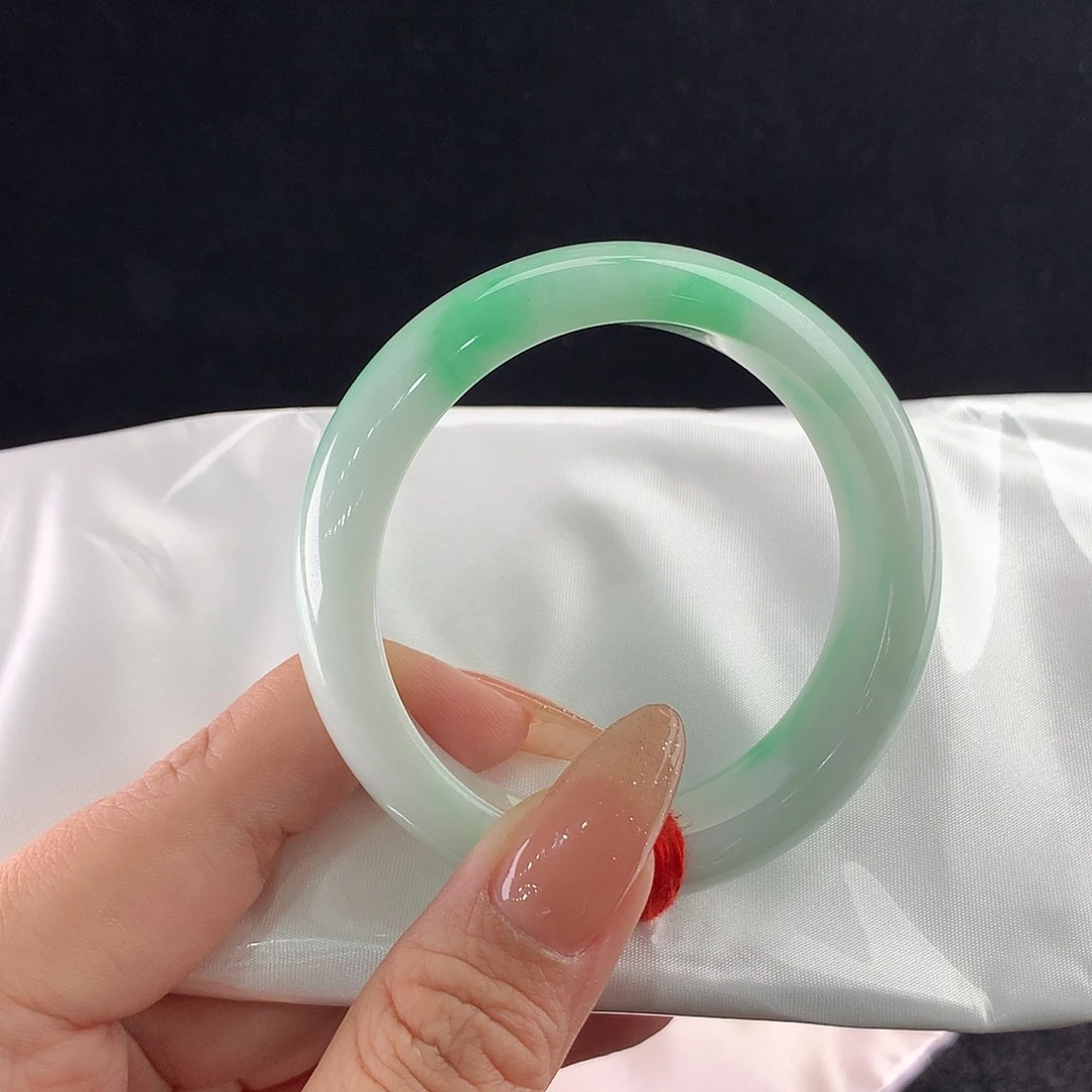 翡翠未镶嵌手镯正54