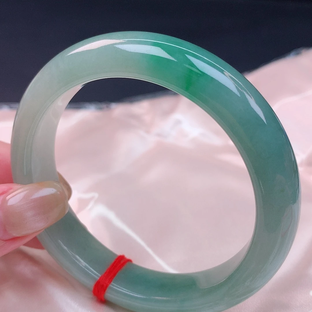 【闪购商品】未镶嵌手镯翡翠Q57