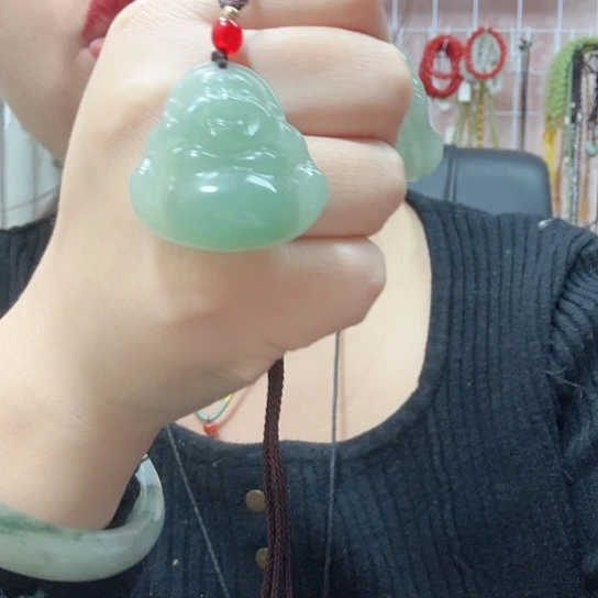 东陵石未镶嵌颈饰瑕疵