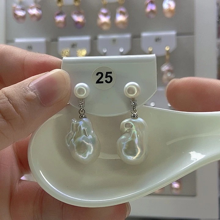 小***。淡水珍珠银S925镶嵌颈饰25