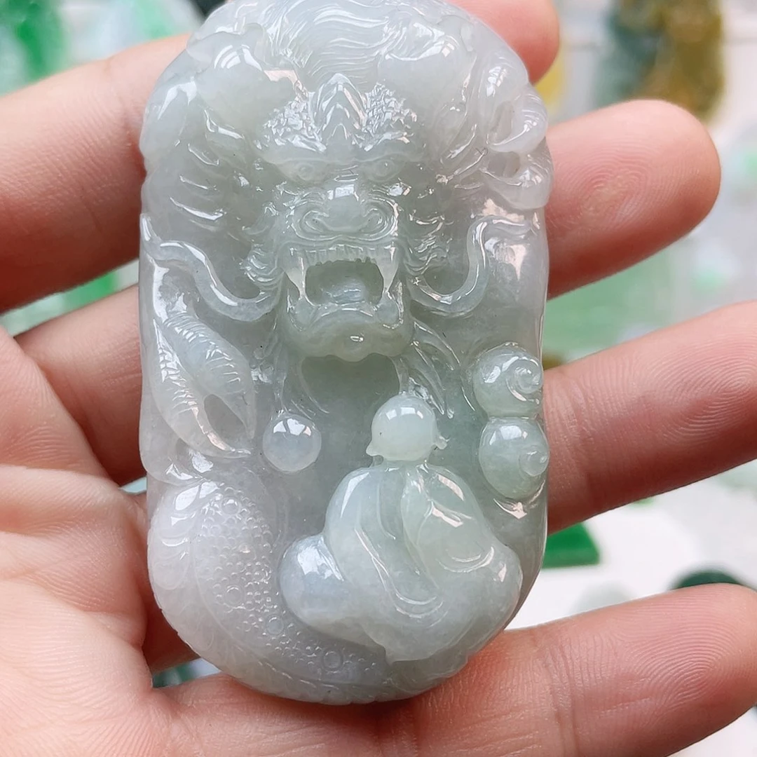 翡翠颈饰未镶嵌龙