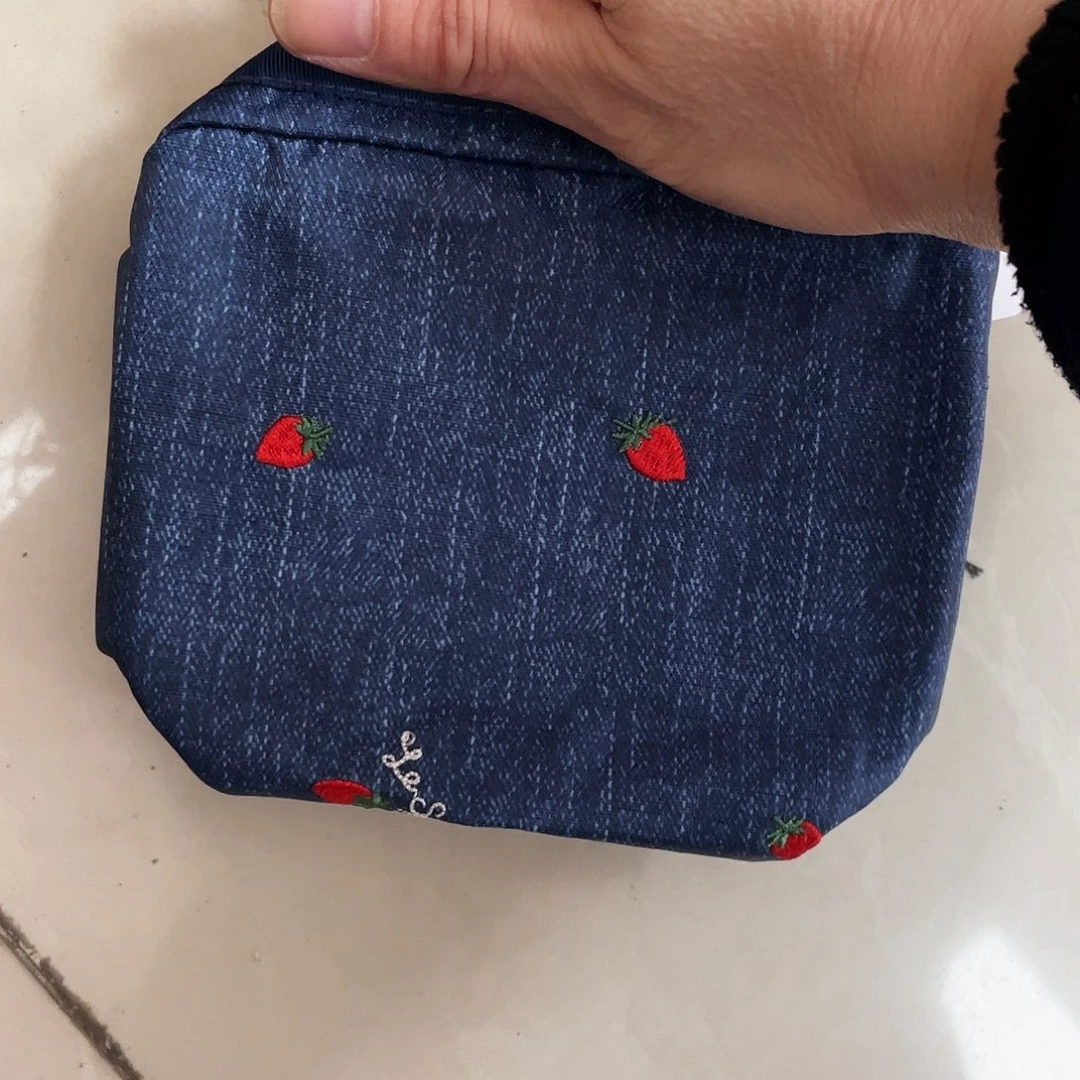 黄***黑化妆包等各种产品的